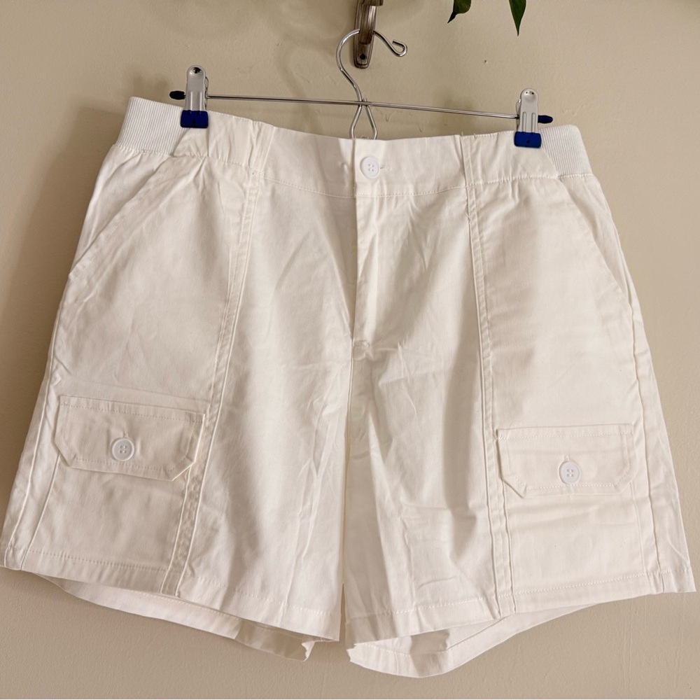 NWT LUVAMIA Women's White Casual‎ Shorts size Large